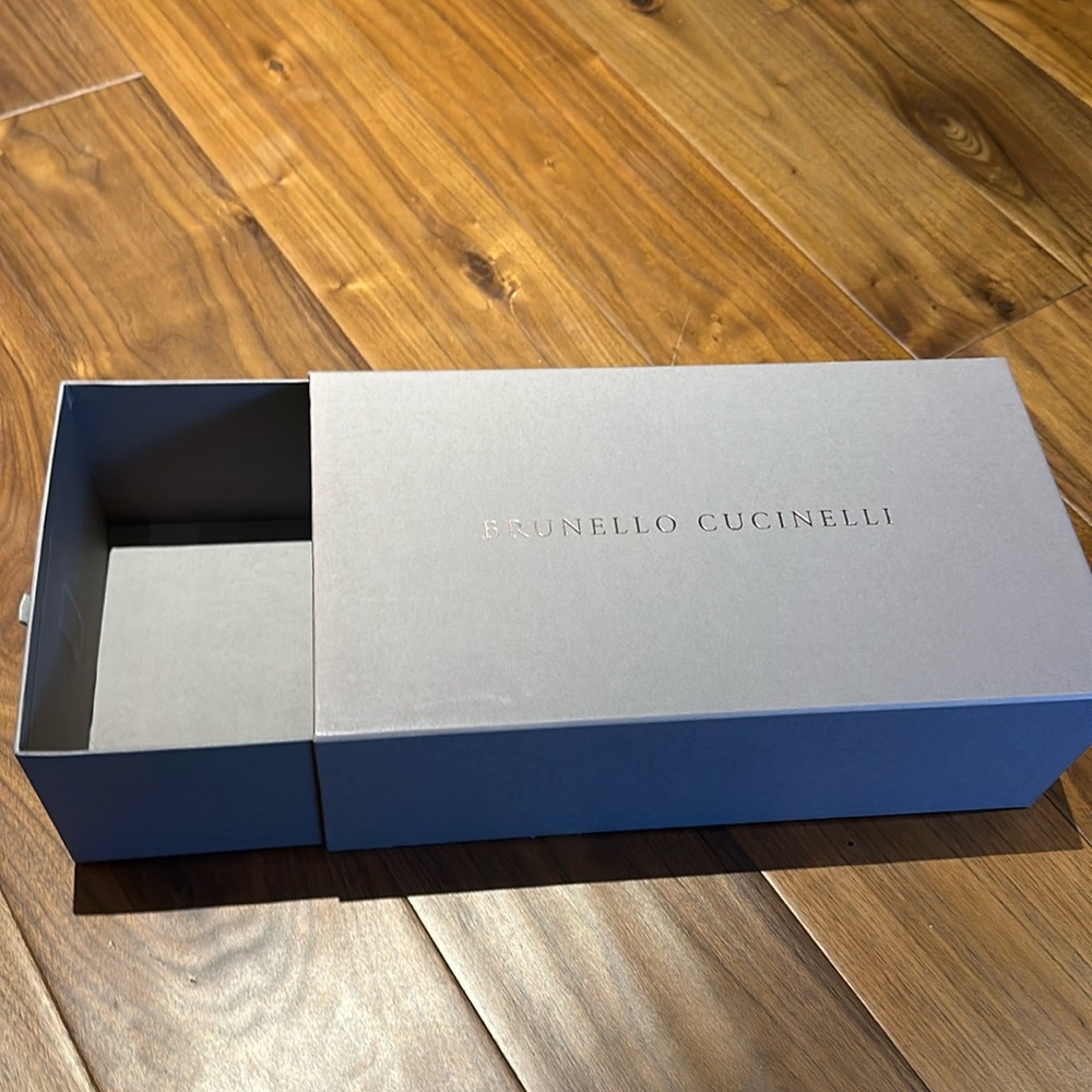 Amazing drawer-like box. Perfect to store shoes or purse.